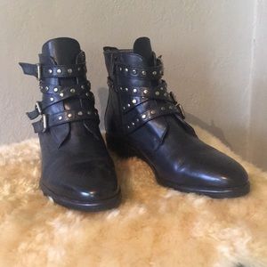 Lavorazione Artigiana Camila’s black ankle boots